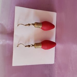 NWOT red & gold Vinrage wood Christmas light blub pierced earrings